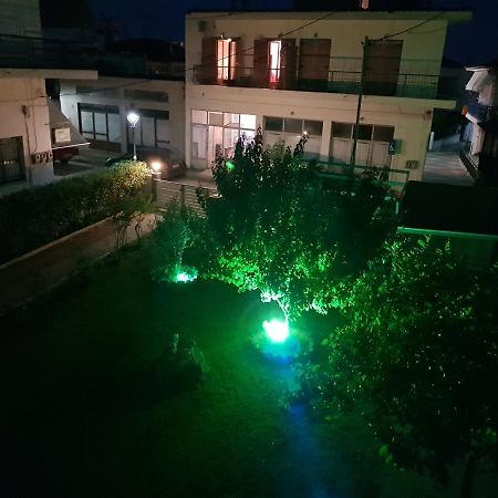 Magdalinos Apartments Nea Skioni Esterno foto