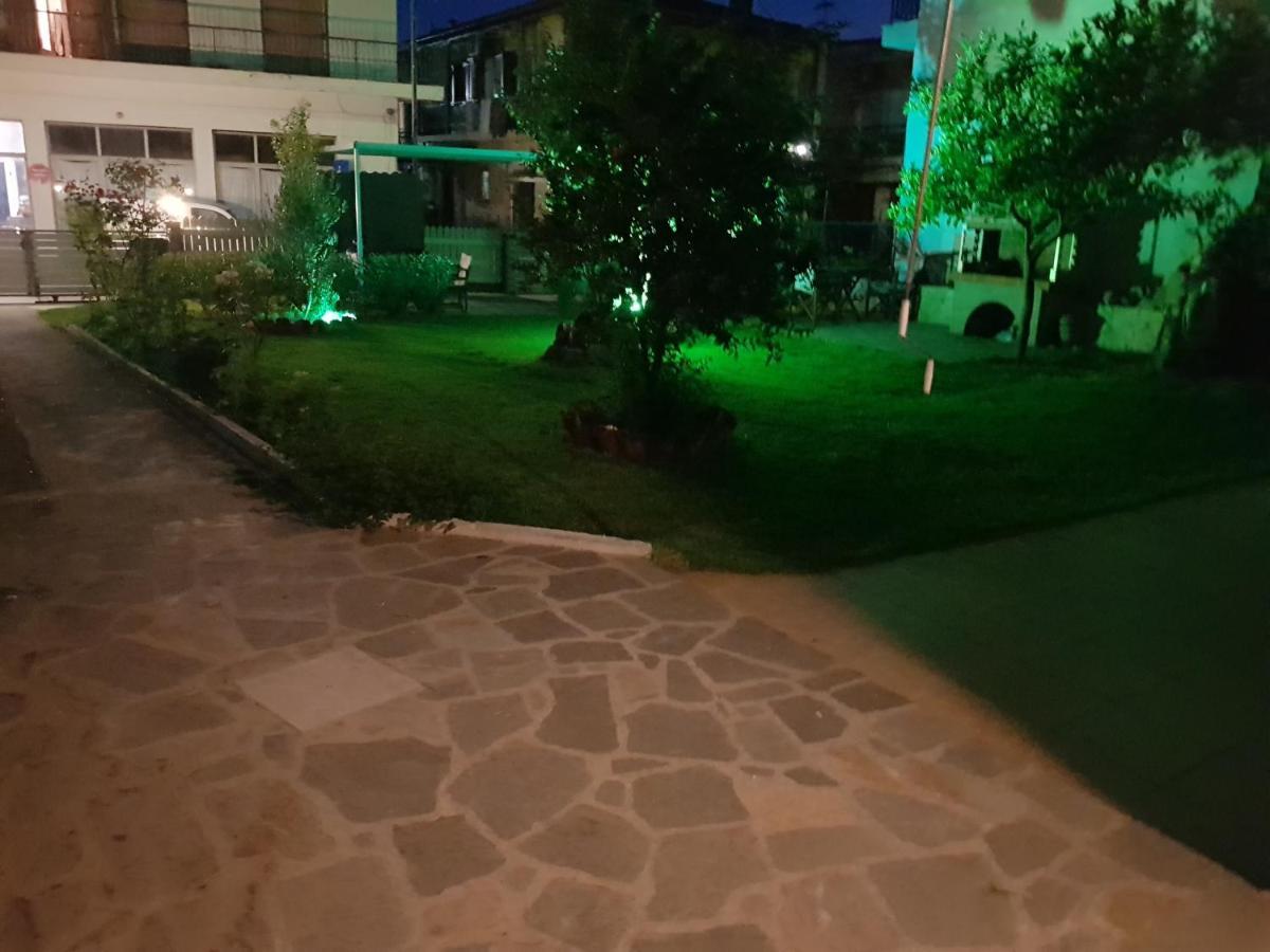 Magdalinos Apartments Nea Skioni Esterno foto